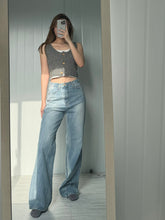 Load image into Gallery viewer, Wide Leg Jeans
