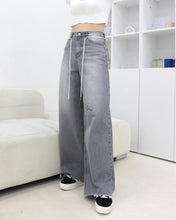 Load image into Gallery viewer, Low Waist Wide Leg Jeans
